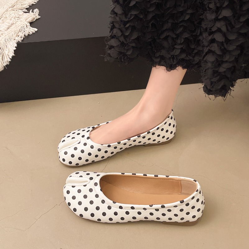 Women Split Toe Flats Polka Do - Women'S Shoes For Standing All Day บทวิจารณ์และราคา